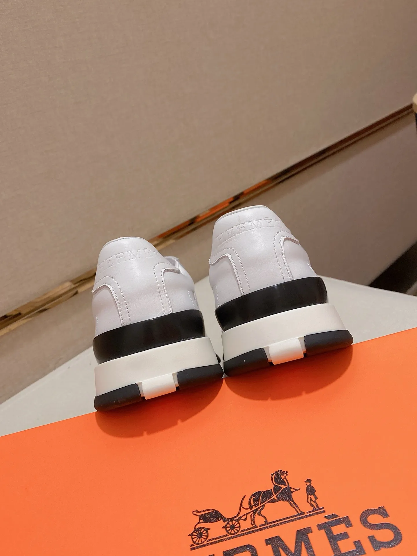 Ex-factory price: 500💰《HERMES》【Classic original single version】Hermès; top 🔝purchasing agent🔍🔍men's latest 🇺🇸sold simultaneously, original imported from Italy ▲▲first-layer cowhide ▲▲ (high-end, nobility and class) ) Exquisite workmanship (Italian 🇮🇹 imported water-dyed 🐂 cowhide lining) sole: original sole provided by the original factory, ⚠️exclusive double-layer activity·TPR·rubber·combined molded outsole; super comfortable·wear-resistant·non-slip·environmental protection The real thing is more beautiful when photographed in kind (high quality, following orders), you can come in and out at will * Number of yards: 38·39·40·41·42·43·44# (can be customized 45.)